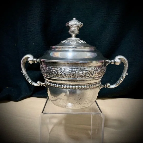 Vintage Silverplate Lidded Sugar Bowl Ornate Floral Dual Handle "M.E. Plateado” - Picture 1 of 8